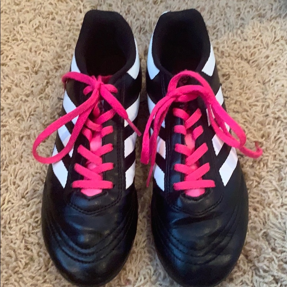 Girls Adidas soccer shoes size 4